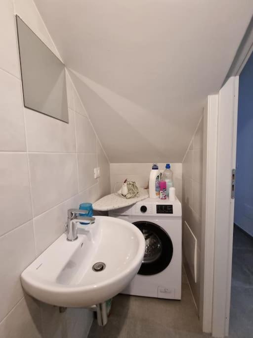Casa Castello 63 Guest House ลาควิลา ภายนอก รูปภาพ